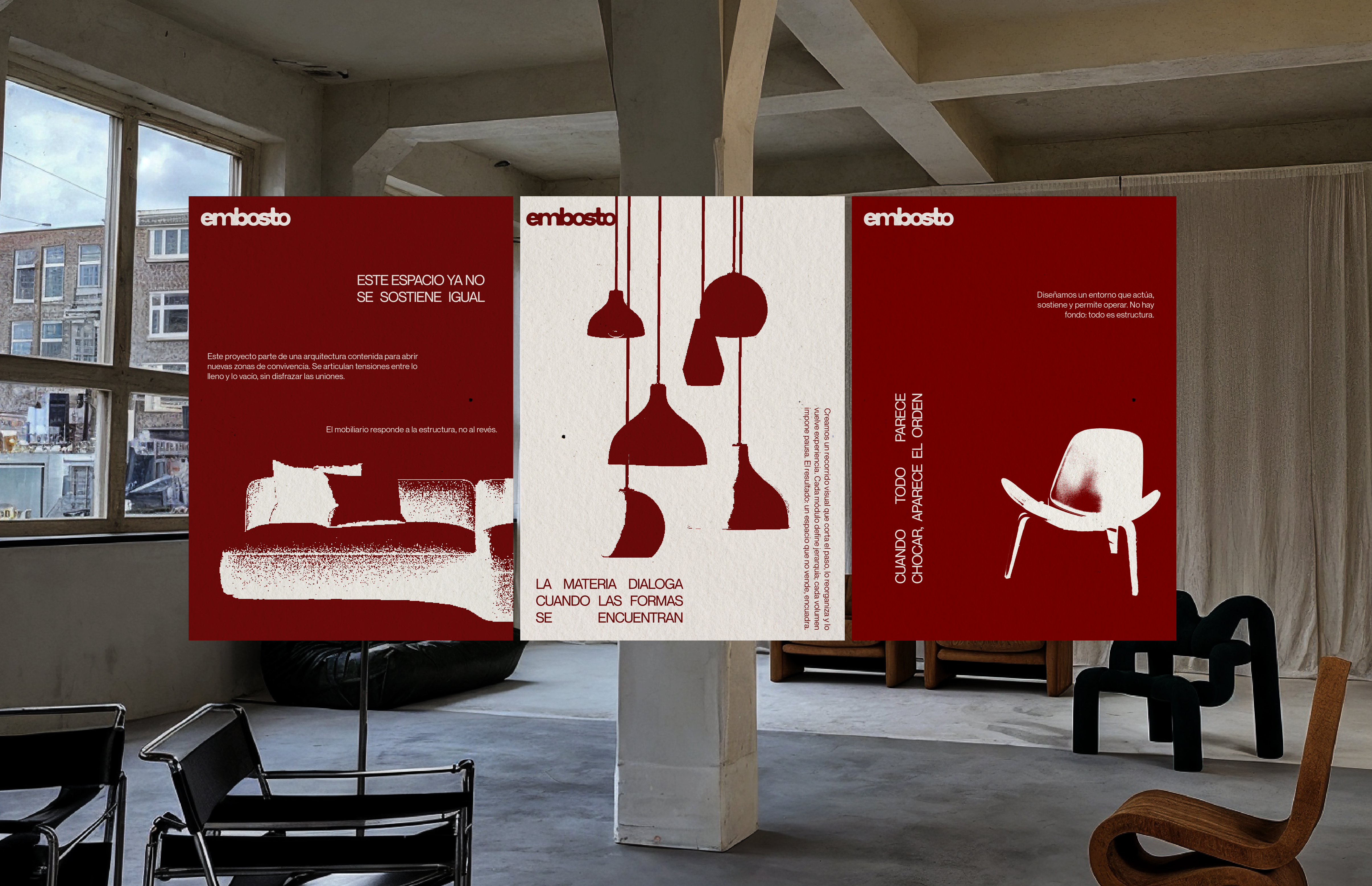 Carteles de Embosto Studio en un espacio industrial